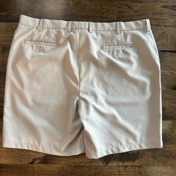 Peter Millar Salem Performance Golf Shorts - 42 khaki - Picture 2 of 3